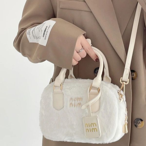 

Autumn and winter high-grade fluffy bag women's hand carrying cute fluffy handbag Boston crossbody shoulder bag, White