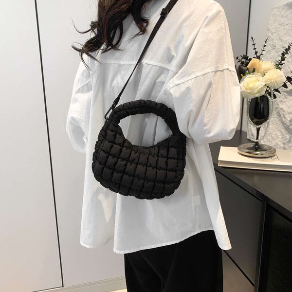 

Mirror Women Puffer Tote Pleated PU Leather Cloud Bubbles Hobo Solid Padded Bag Removable Strap Cute Pouch For Party Vacation, Black.
