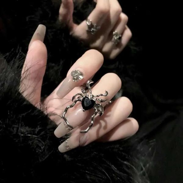 

2024 Solitaire Ring Electroplating Black Heart Spider Web Opening Finger Rings Unisex Party Jewelry Gift Irregular Halloween Punk Gothic Ring BFP2410228 PTP4