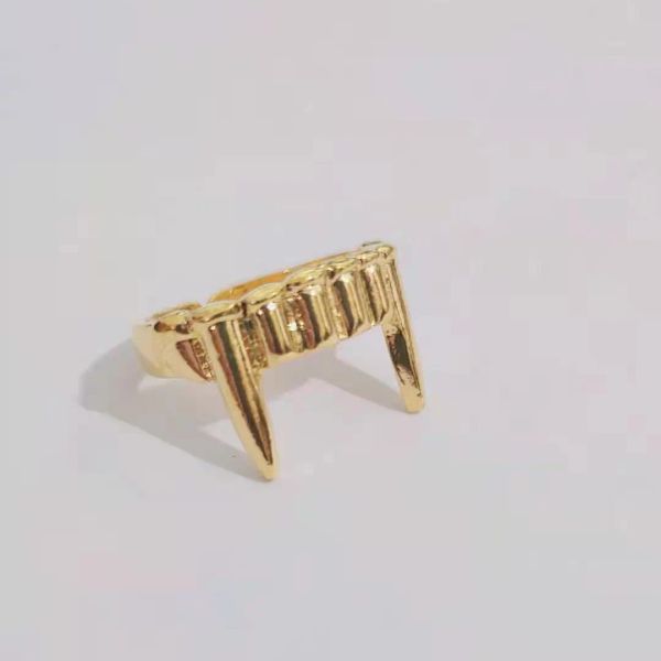 

Luxury Vampire Tooth Metal Ring Personality Punk Hip-hop Silver Plating Ring Halloween For Women Jewlery Gifts Fashion Accessories BFP2410248 PTP5