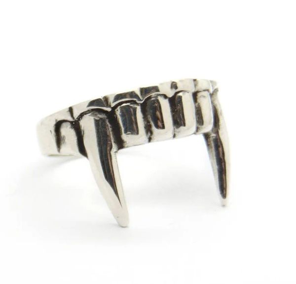 

Mens Vampire Tooth Metal Ring Personality Punk Hip-hop Silver Plating Ring Halloween For Women Jewlery Gifts Fashion Accessories BFP2410248 PTP4