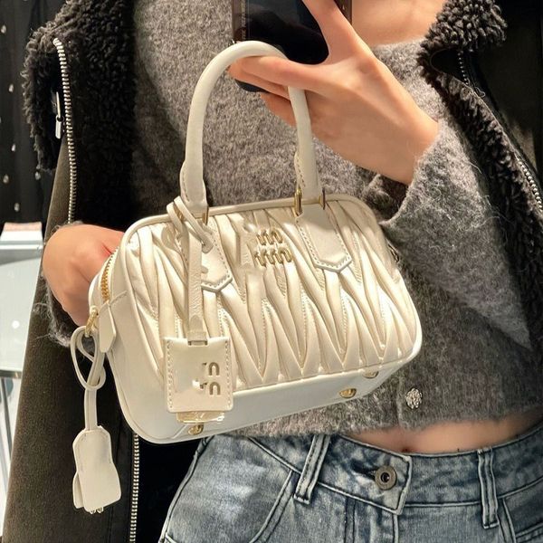 

A niche design new versatile small square bag with high-end fashion sense pleated single shoulder crossbody bag Boston women bag, White