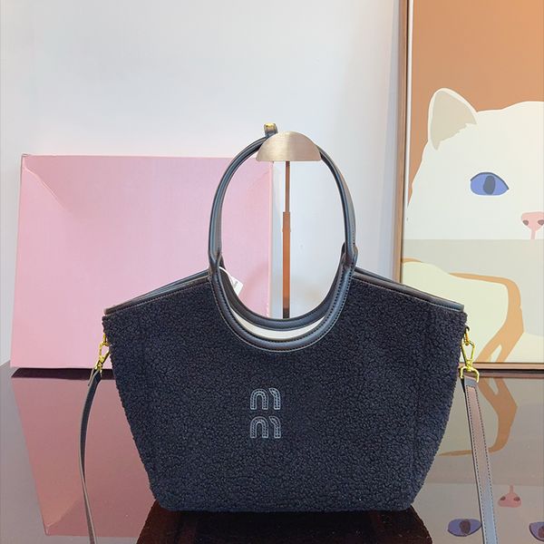 Designer Tote Shopping Bag hobo Fleece Handbag Shoulder Totes BagsTwist Lamb Elegant big 10.24*4.33 *9.06 inches