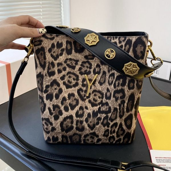 

New Star Bags Fashion classic logo Studded wide shoulder strap bucket bag tote bag, #1