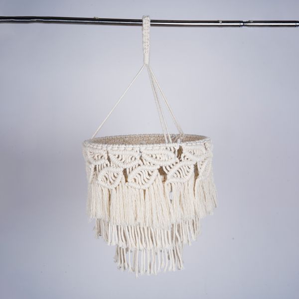 

Elegant Bohemian Weaved Lampshade for Ceilings Rustic Nordic Design with Fringed Detail