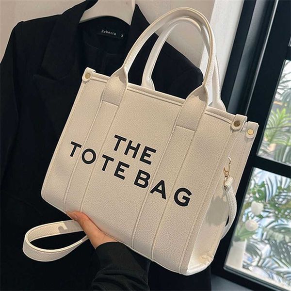 

this year's popular crossbody 2023 new women's bag small group carrying korean version large capacity one shoulder tote outlet 50%