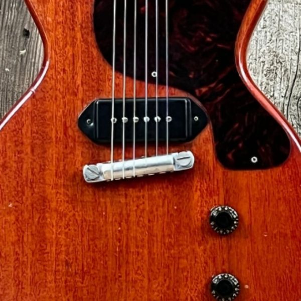 

electric guitar with mahogany body, rosewood fingerboard