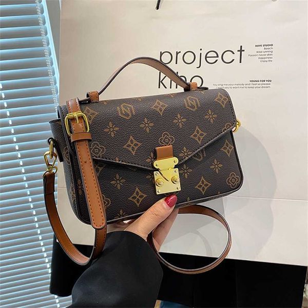 

women's 2023 new fashion presbyopia one shoulder portable small square versatile crossbody bag tide 50% off wholesale