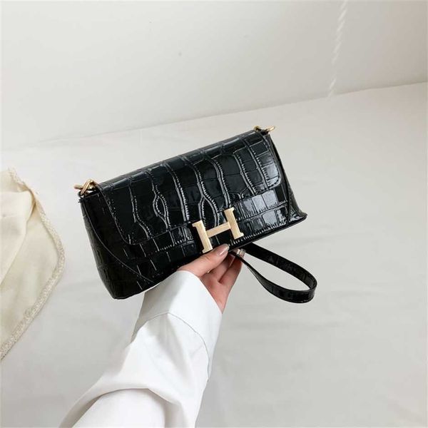 

crocodile pattern fashion and small square 2023 new trendy one shoulder crossbody lock buckle women's bag 50% off wholesale