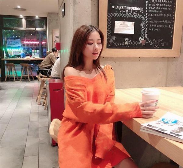 

2019 autumn and winter clothing new fashion casual temperament elegant slimming slim allmatch midlength knitted bottoming shirt 6080718, White;black