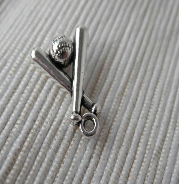 

30 baseball charms antique silver tone zinc alloy 2sidedno10018304130, Bronze;silver
