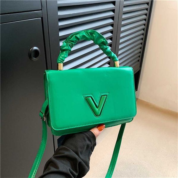 

2023 new fashion small square one shoulder casual city elegant fresh and sweet women's bag clearance 85% off