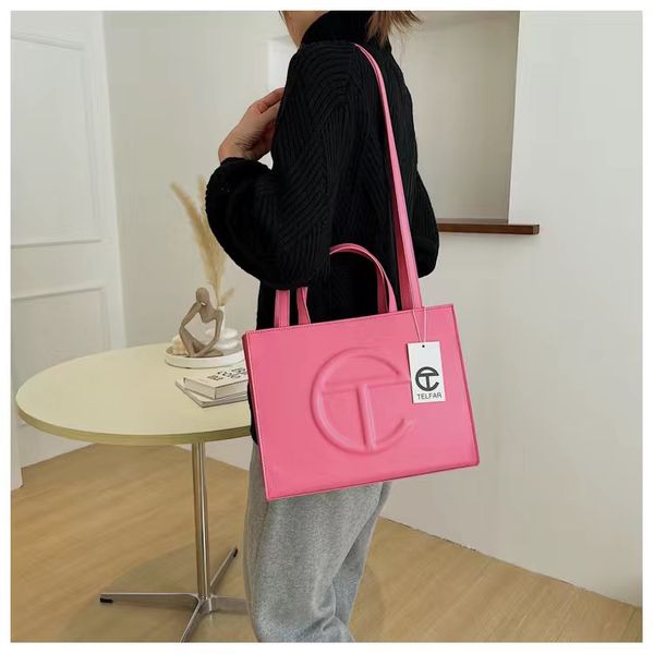 

designer bag women's shoulder bag fashion bag handbags autumn/winter new handbags solid color letters 2023 est new bag3