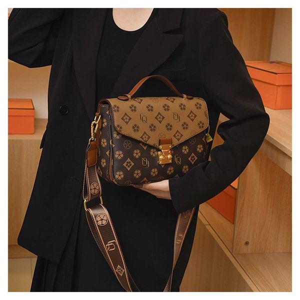 

baonv 2023 new and handheld shoulder crossbody texture small square bag 50% off outlet store