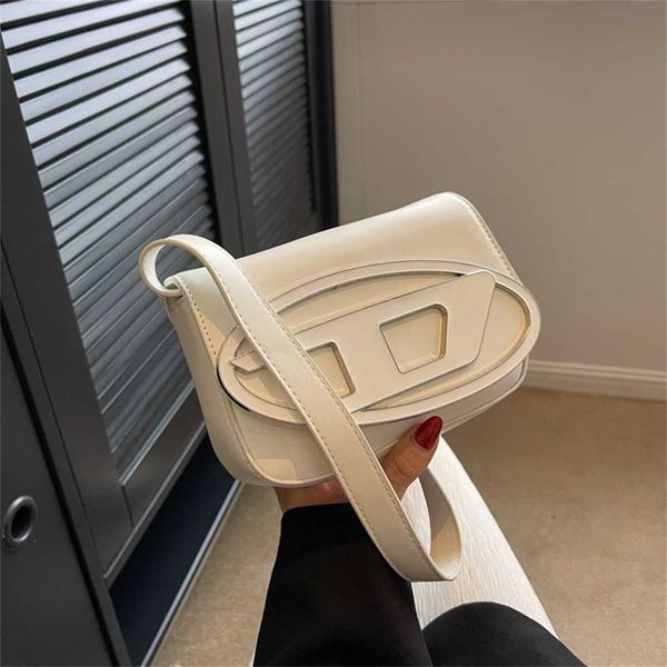 

xiaozhongwang red underarm for women 2023 new summer luxury dingdang single shoulder crossbody handheld small square bag 55% off factory onl