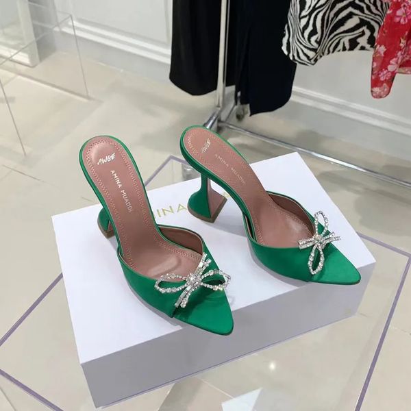 

2023 amina muaddi awge slippers bow crystal embellished rhinestone mules spool heels sandals women summer luxury designers shoes sandal fact, Black