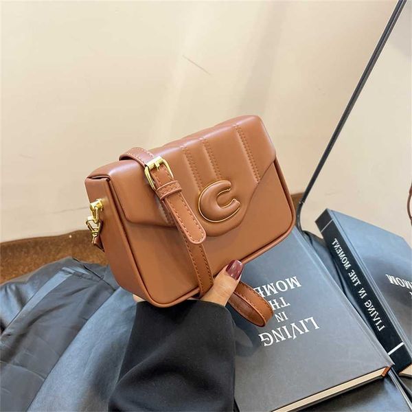 

2023 new fashion versatile one shoulder crossbody women's portable small square advanced sense box bag women 50% off wholesale