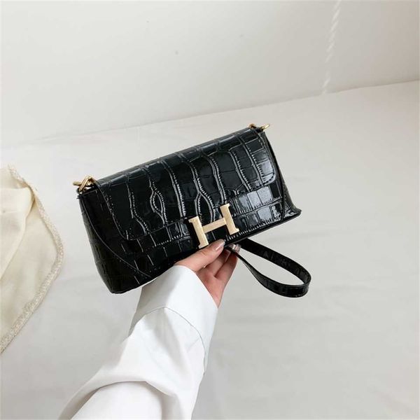 

crocodile pattern fashion and small square 2023 new trendy one shoulder crossbody lock buckle women's bag 70% off outlet clearance