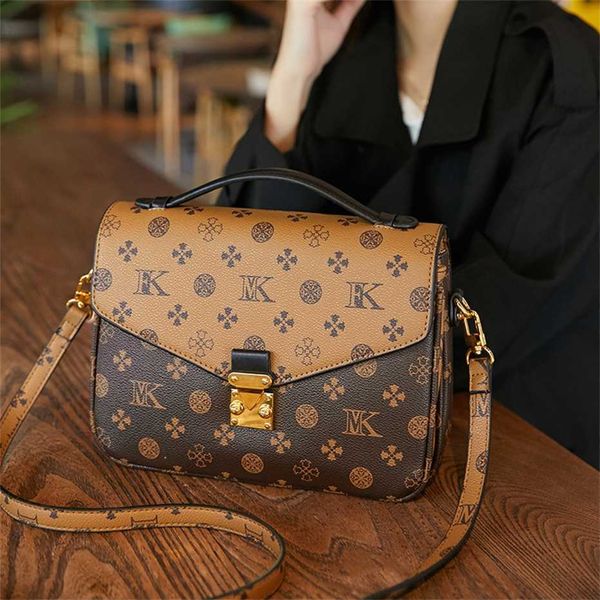 

hong kong genuine leather one shoulder small for women 2023 new versatile and fashion women's crossbody handheld postman bag outlet 50%