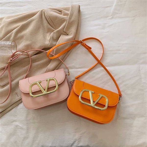 

baonv 2023 new texture handheld small square popular design fashion shoulder advanced sense crossbody bag off wholesale
