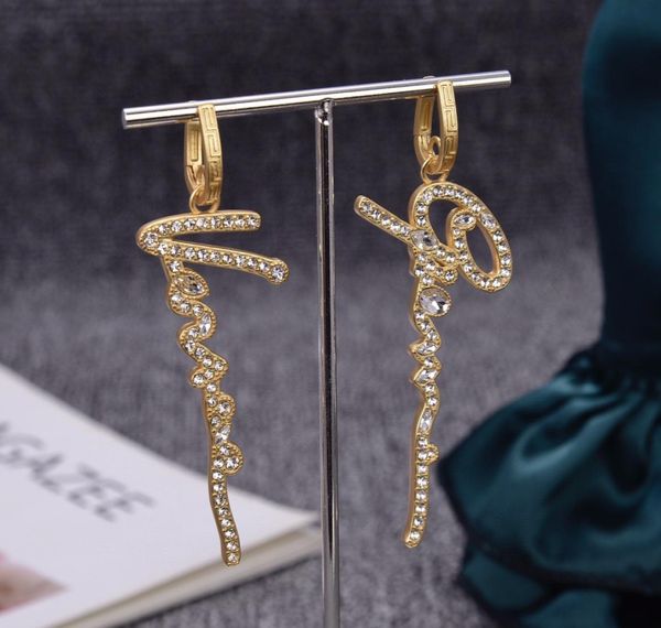 

new simple asymmetric letters full of diamond designer earrings personalized and versatile fashion earrings1290647, Golden