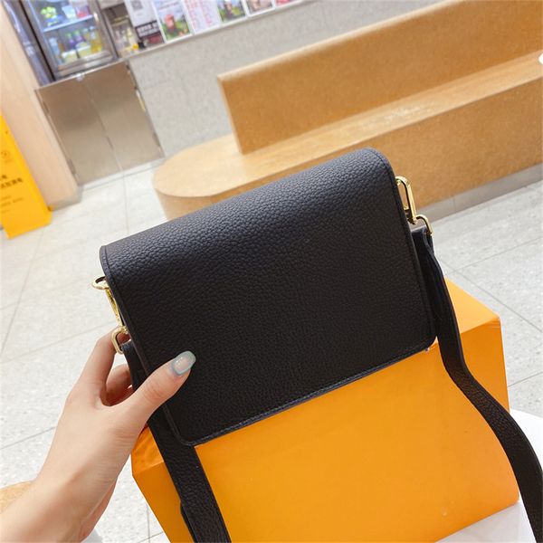 

designer bag women shoulder bag underarm handbag crossbody purse fashion genuine leather large capacity classic letter clutch purse 2023