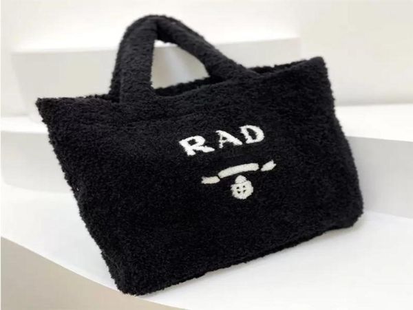 

21ss women tote bags fuzzy teddy lambswool totes womens handbag fffy designer handbags xurys designers shoulder crossbody bag purses2224434
