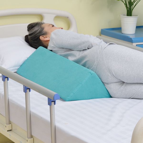 

green elderly bed-ridden triangle turning pad for posrative nursing, stable anti-decubitus side lying care