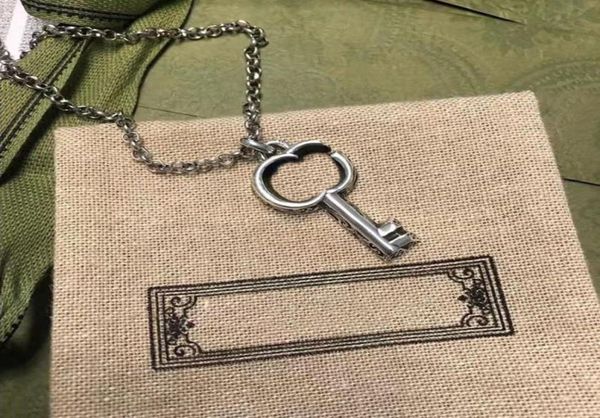 

designer gold heart pendant necklaces for women luxurys designers carng necklace letter chain luxury jewelry 2210263z9328429, Silver