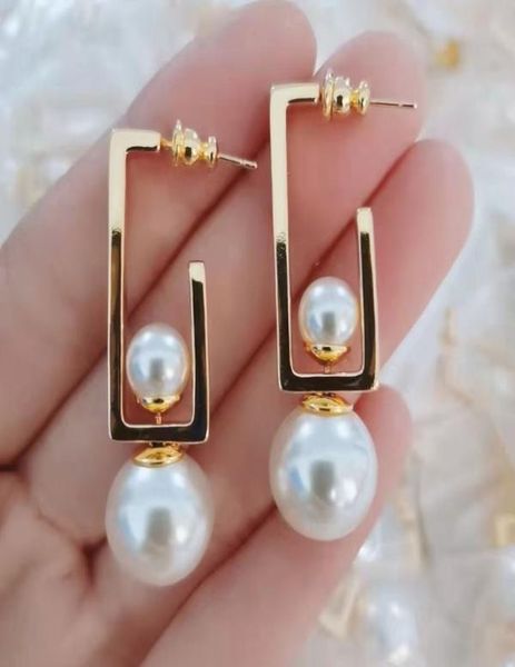 

2022 fashion jewelry luxury women earrings designer stud pearl retro earrings engagement earring for lady gifts3756407, Golden;silver