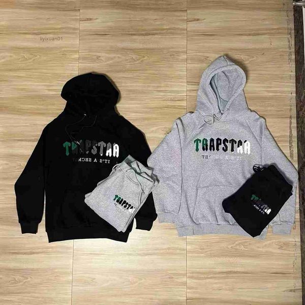 

tracksuit trapstars brand printed sportswear men's t shirts 16 colors warm two pieces set loose hoodie sweatshirt pants jogging sweate, Black