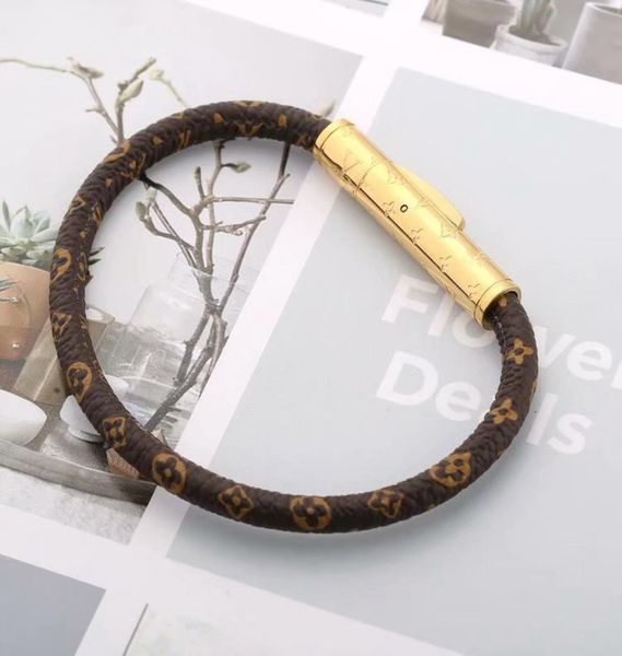 

2021 europe america fashion style lady women round print flower design engrave v letter metal hardware leather bracelet bangle4170522, Black