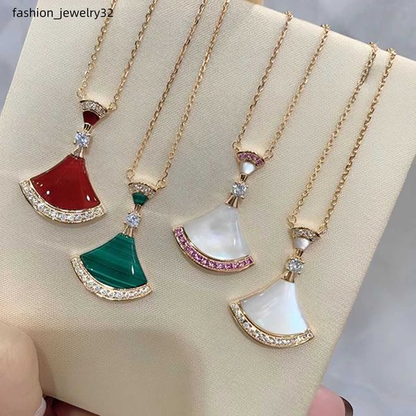 

new brand designer necklace for women fashionable and charming fan shaped 18k gold pendant necklace high-quality titanium steel luxury jewel, Silver