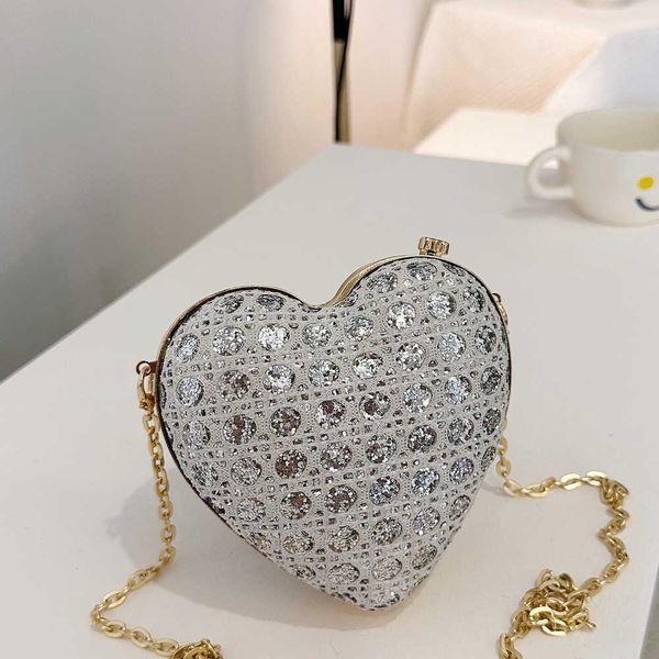

netizen heart shaped bag for women 2023 new korean version personalized ins cute girl one shoulder crossbody handheld dinner bag 230902