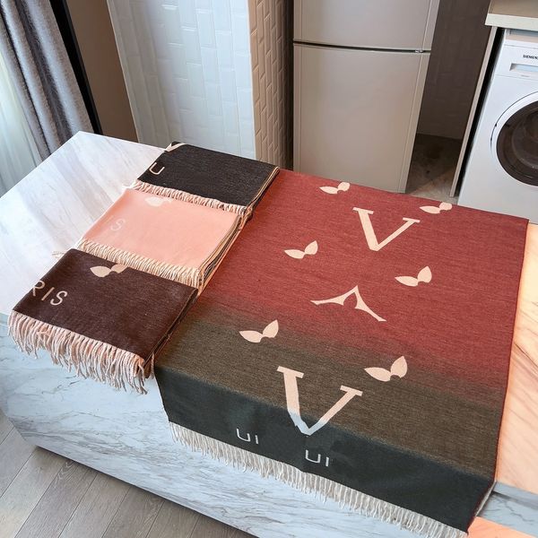 

Echarpe Designer Designers Design Iron Match Letter Christmas Gift Scarf Temperament Versascarf