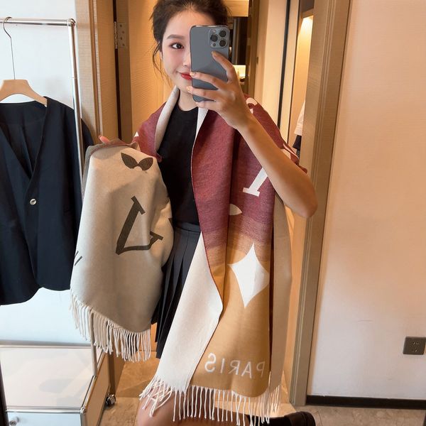 

Echarpe Designer Design Designers Iron Match Letter Christmas Gift Scarf Temperament Versatile Style Designs Silk S Scarf Er