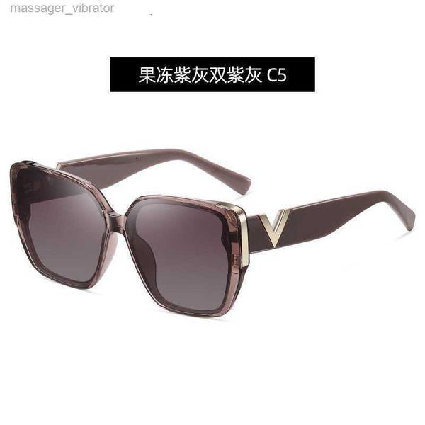 

new korean version of the large frame sunglasses for women's street pgraphy is high-end and popular on the internet. the same round fac, White;black