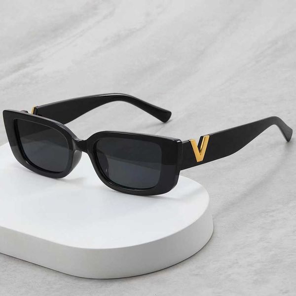 

new fashion sunglasses women's box glasses personalized letter v family 774a, White;black