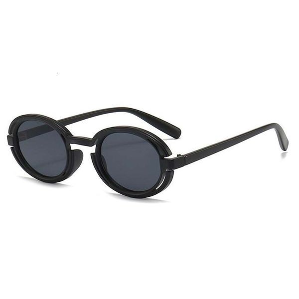 

round frame retro sunglasses fashionable anti violet, White;black
