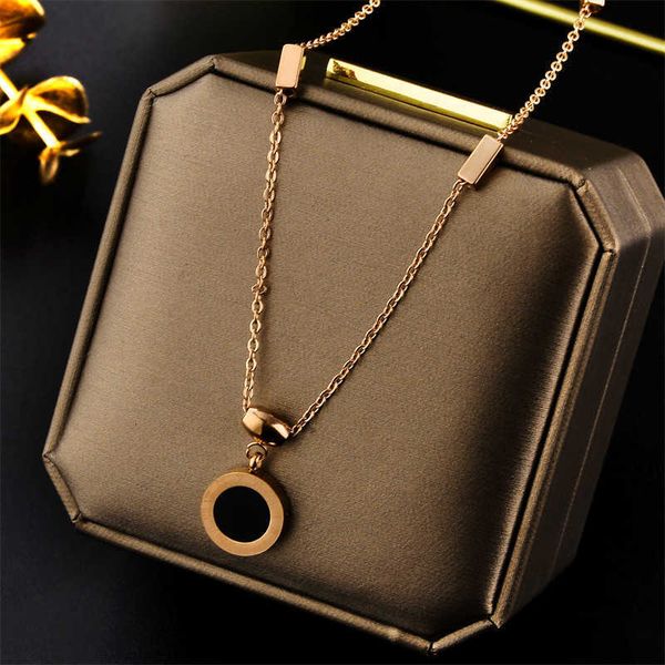 

Designer Four-leaf clover Necklace Luxury Top Titanium steel Clover women's fashion indelible Roman letter clavicle chain ins cool Van Clee Accessories Jewelry gift