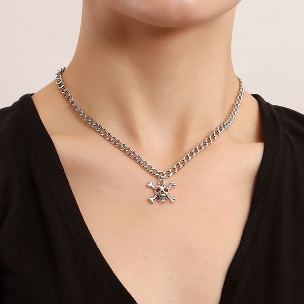 

skull pendant necklace women's metal clavicle chain, Silver