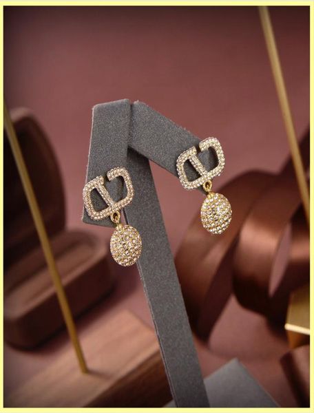 

fashion womens earrings jewelry luxurys designers earrings studs earrings designer letter v diamond earring new necklaces 210719047591128, Golden;silver