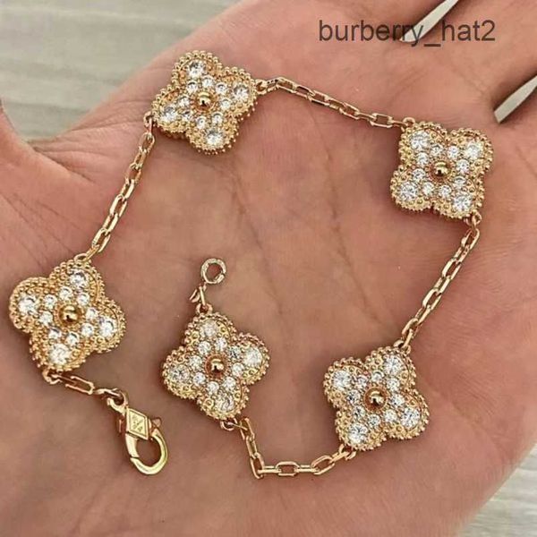 

2023 luxury designer charm bracelet clover pearl 4 pieces 18k gold necklace earrings wedding laser brand v0zn, Black
