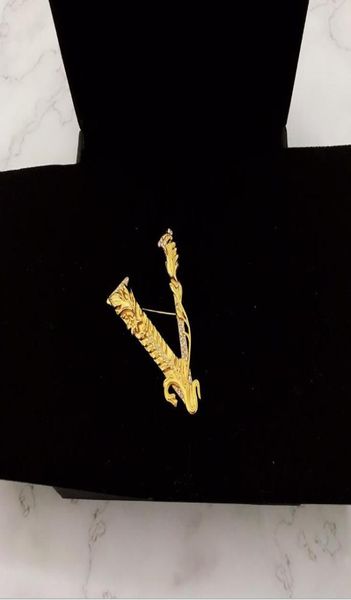 

vshaped brooch female european and american temperament female net red retro brass brooch9934097, Golden;silver