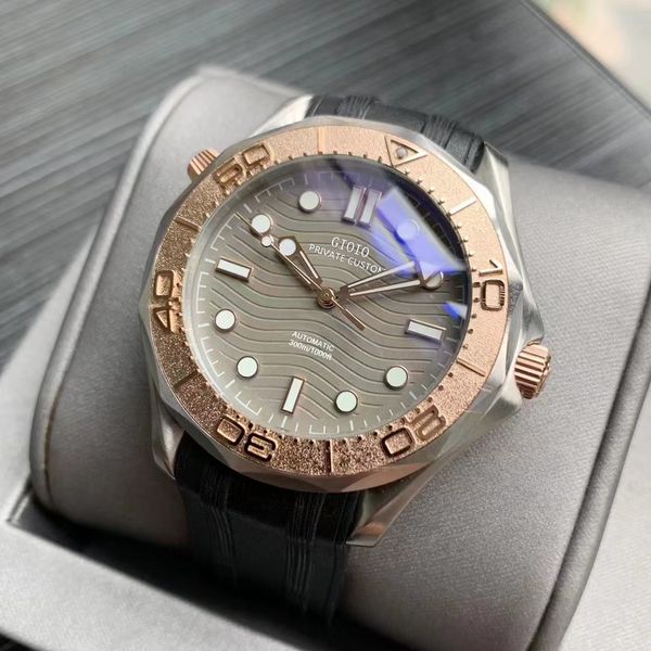 

mens automatic mechanical watch black blue rubber, Slivery;brown