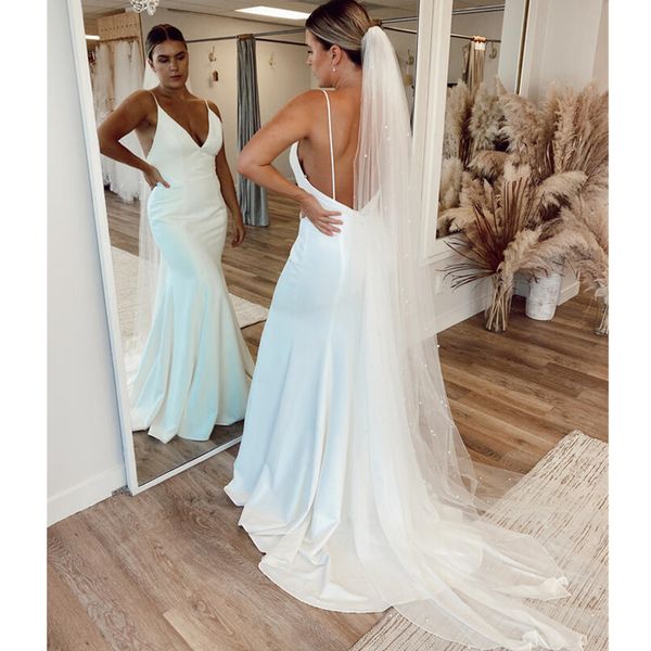 

2024 backless mermaid wedding dresses designed spaghetti strap appliques sweep train summer boho garden bridal gowns cheap, White