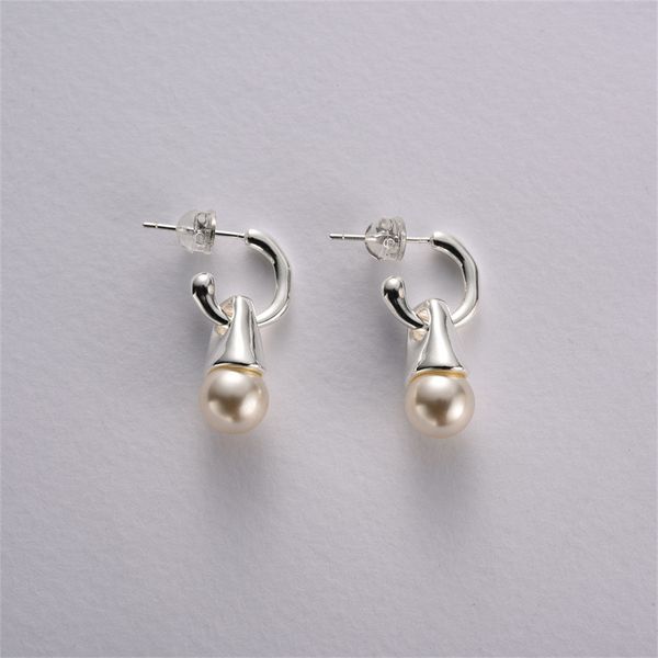 

french fashion pearl earrings high grade 925 silver needle female minority design light luxury simple all-match jewelry, Golden;silver