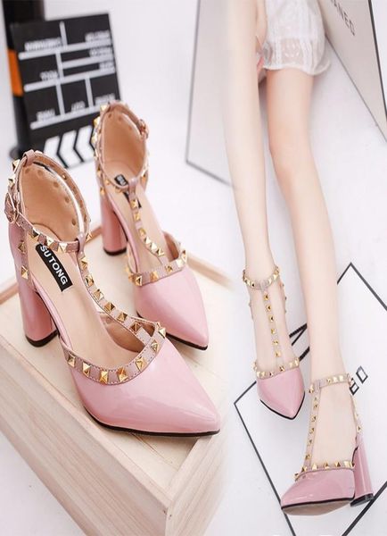 

2019 spring new ttype with tshaped rivet word buckle with hollow pointed patent leather highheeled thick with shallow mouth sho3068658, Black