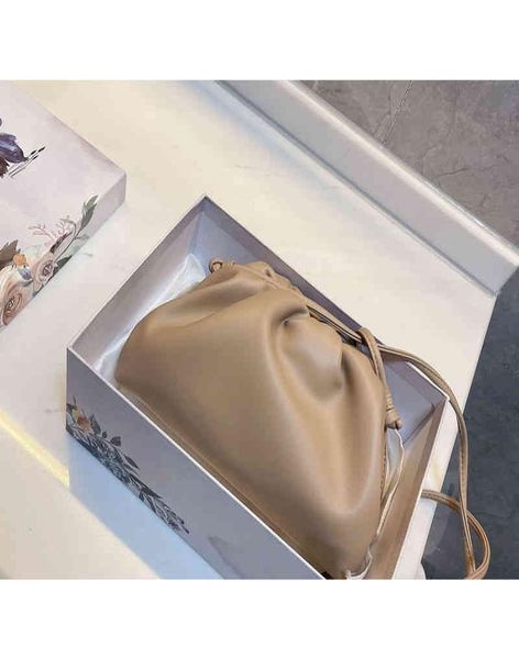 

fashion cloud shoulder bag soft leather small totes 2021 luxurys designers dumpling handbags purse women handbag day clutches lady5604497