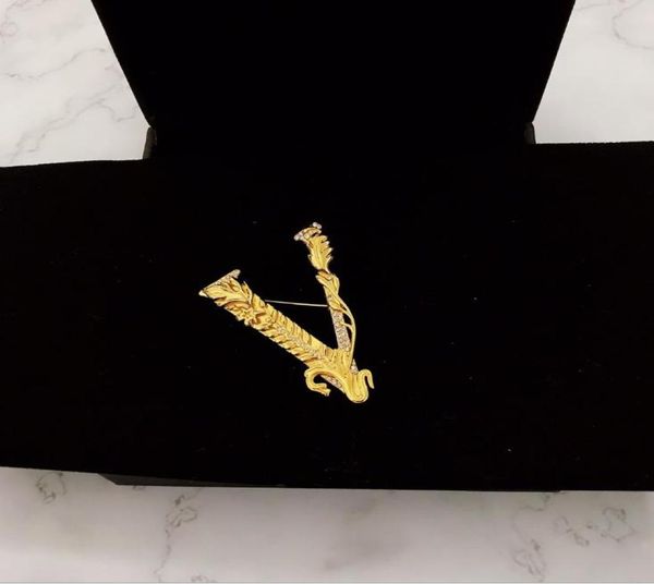

vshaped brooch female european and american temperament female net red retro brass brooch8639535, Golden;silver